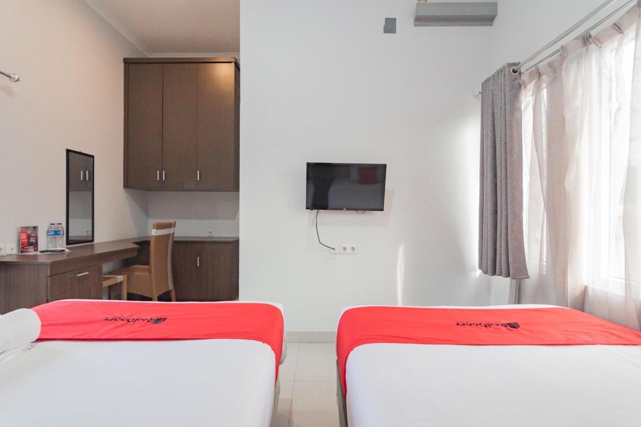 Reddoorz Plus Syariah @ Tuparev Cirebon 3 Esterno foto