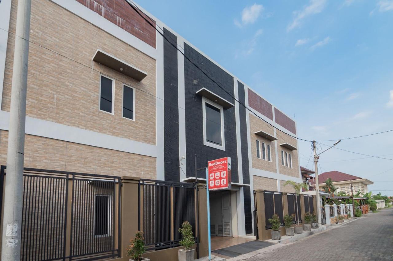 Reddoorz Plus Syariah @ Tuparev Cirebon 3 Esterno foto