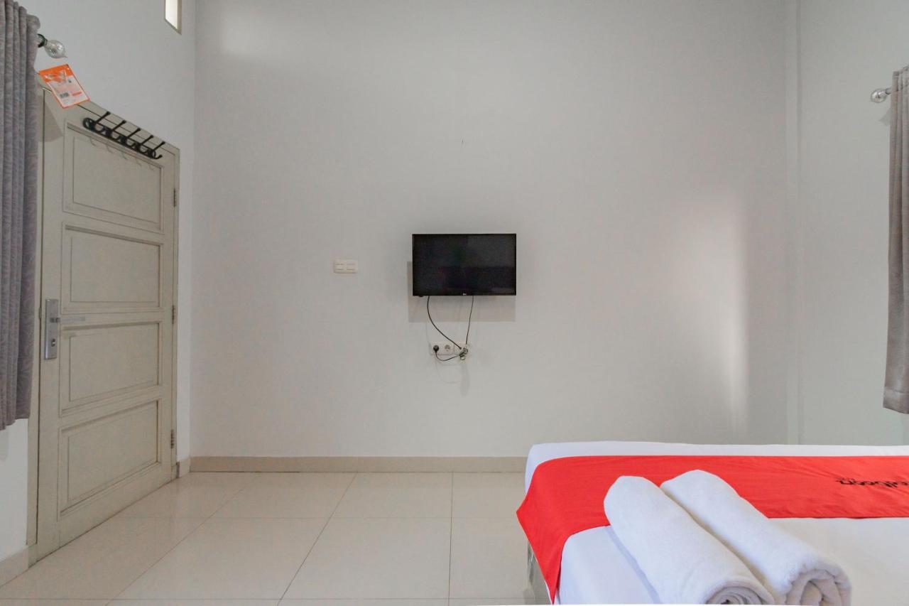 Reddoorz Plus Syariah @ Tuparev Cirebon 3 Esterno foto