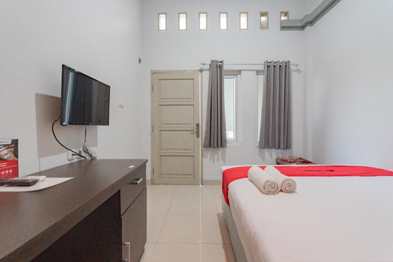 Reddoorz Plus Syariah @ Tuparev Cirebon 3 Esterno foto