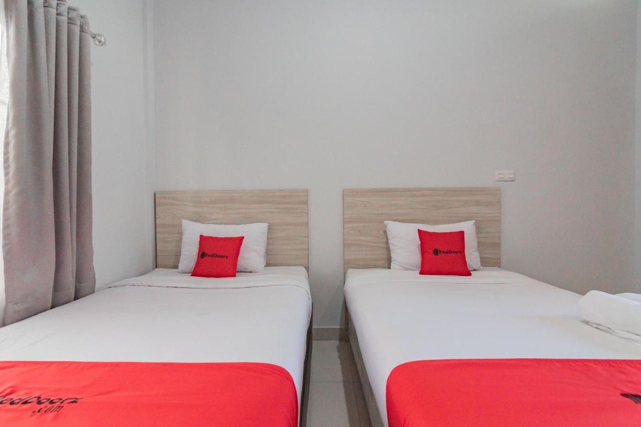 Reddoorz Plus Syariah @ Tuparev Cirebon 3 Esterno foto