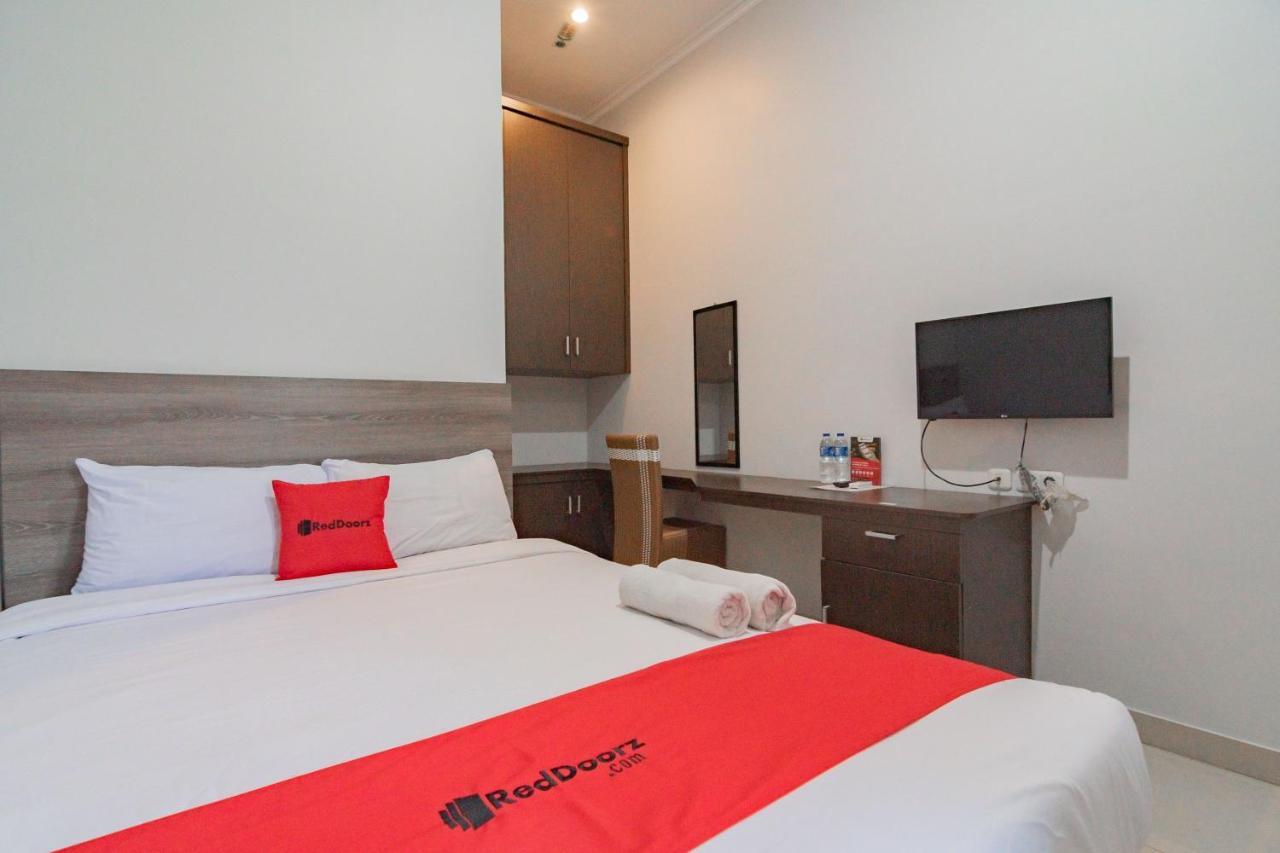 Reddoorz Plus Syariah @ Tuparev Cirebon 3 Esterno foto