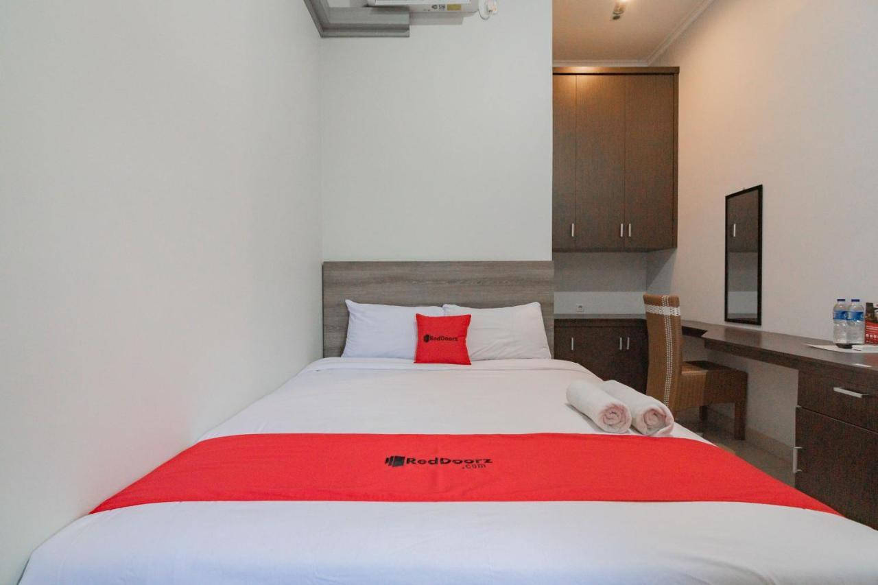 Reddoorz Plus Syariah @ Tuparev Cirebon 3 Esterno foto